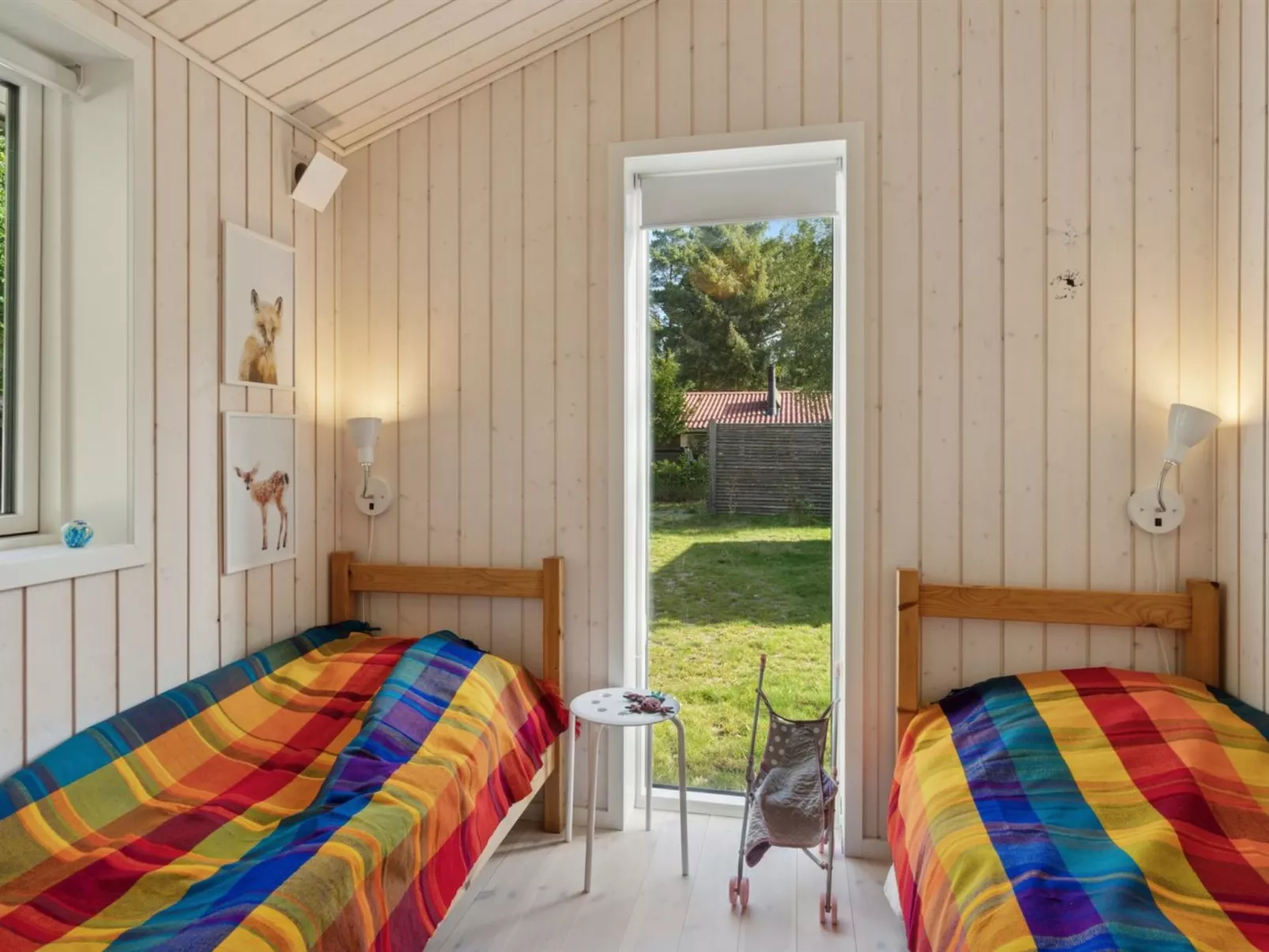 "Ovine" - 1.2km to the fjord-Inside