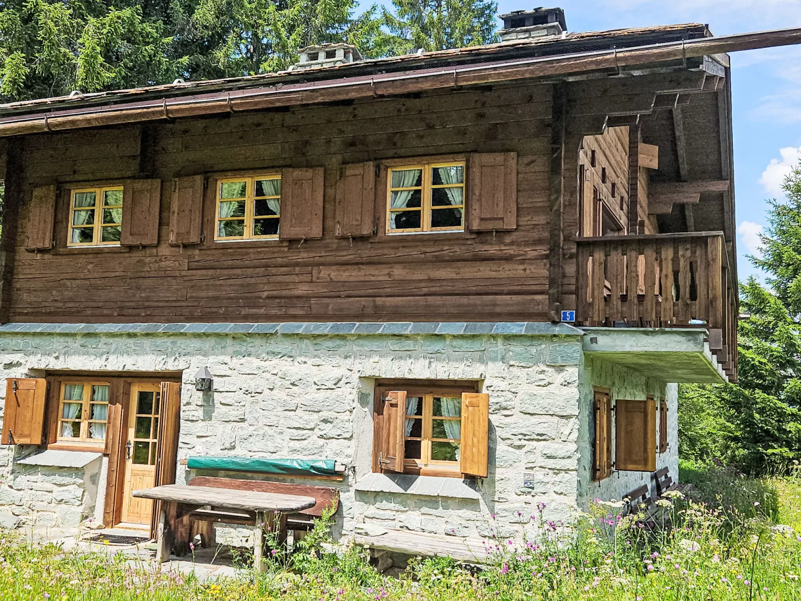 Rodas Soura 5-Draußen