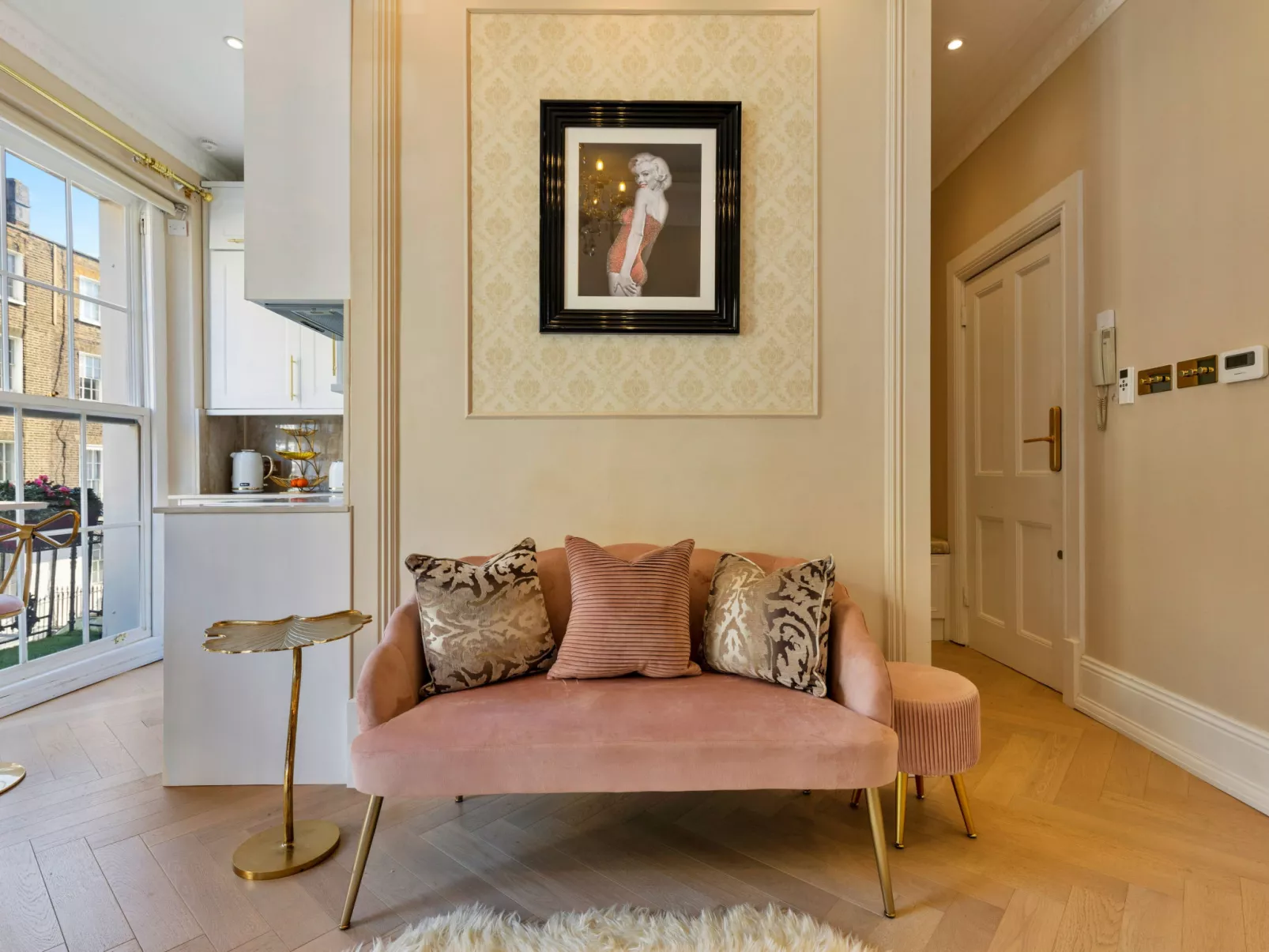 The Marylebone Marilyn-Inside