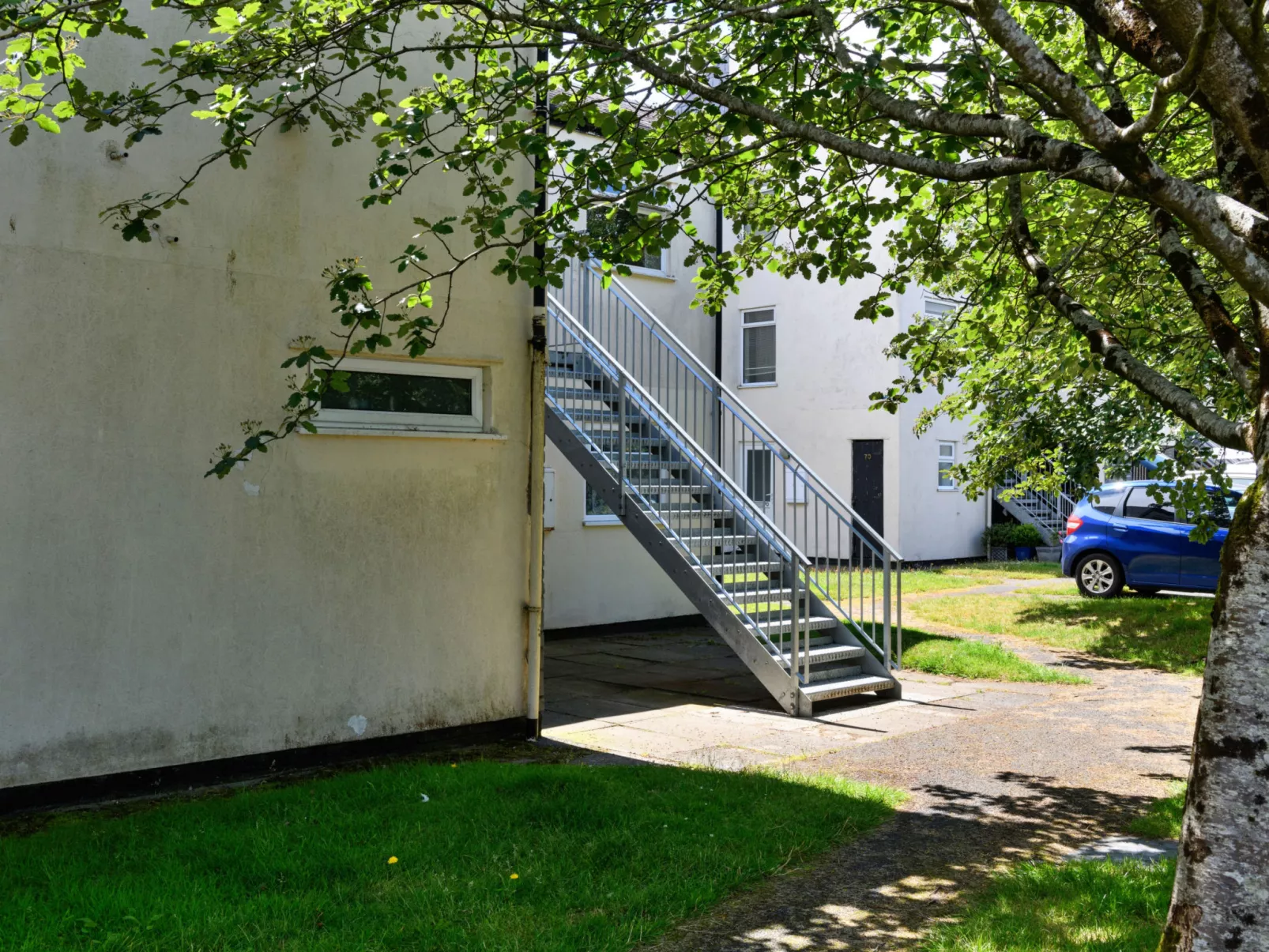 Golygfa o'r Castell - Castle Views-Dehors