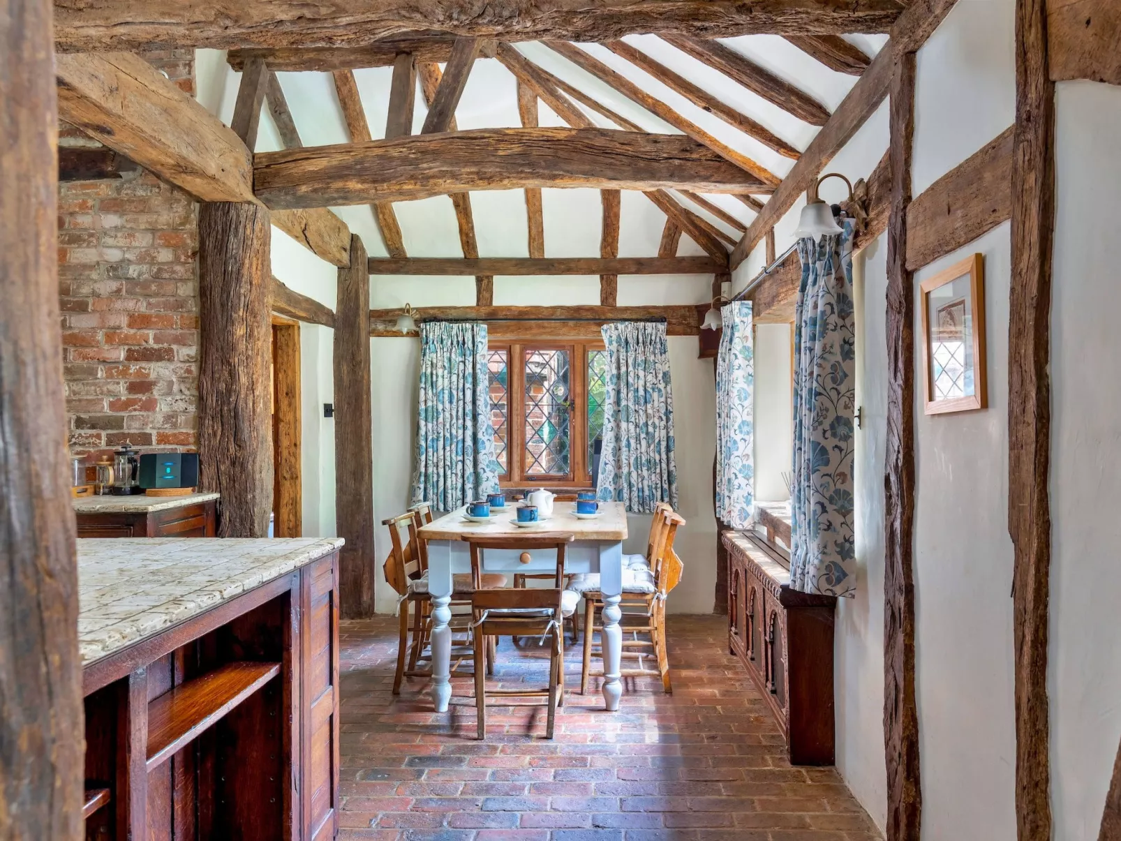 Sandhill Cottage with Hot Tub-Inside
