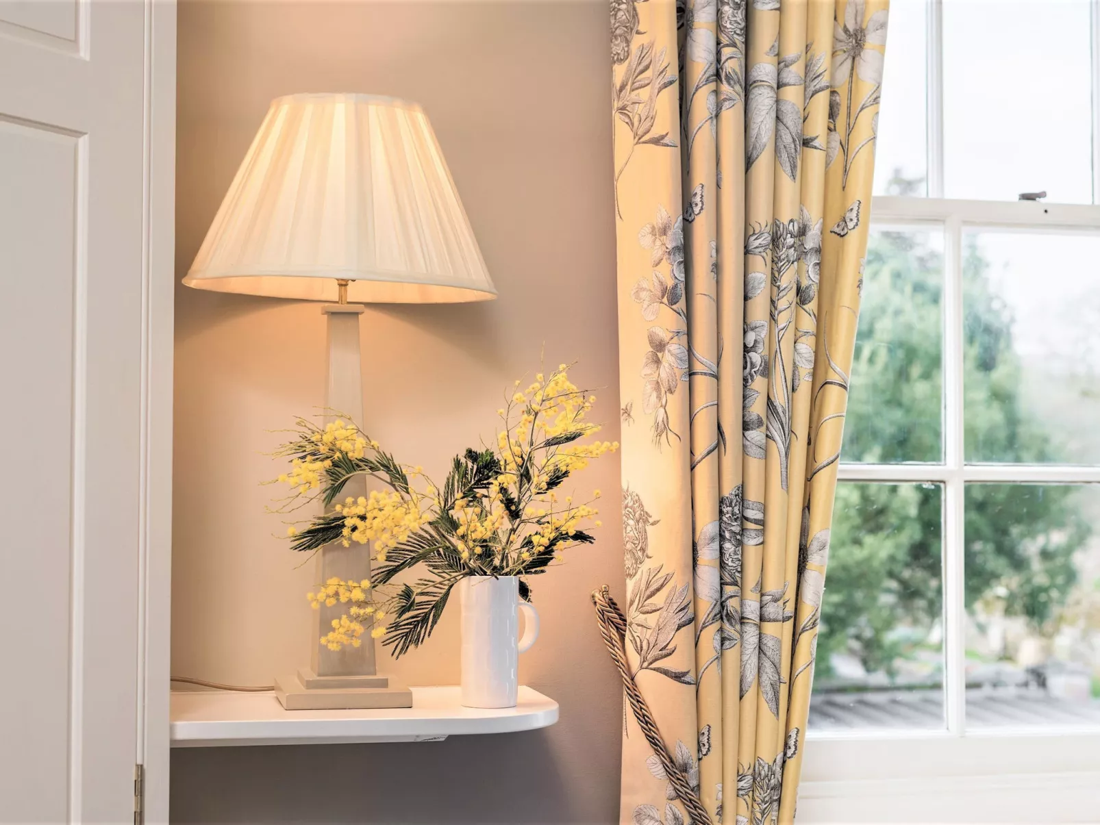 Historic Castle on River Tamar-Drinnen