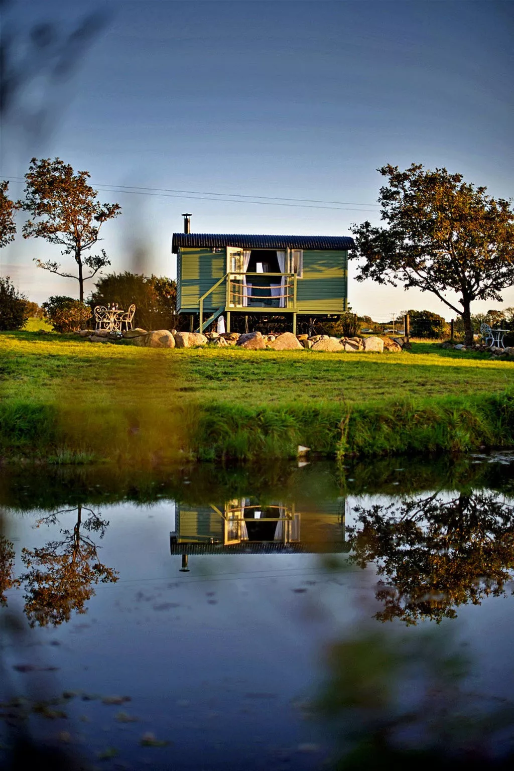 'Angharad' Poachers Hut-Outside