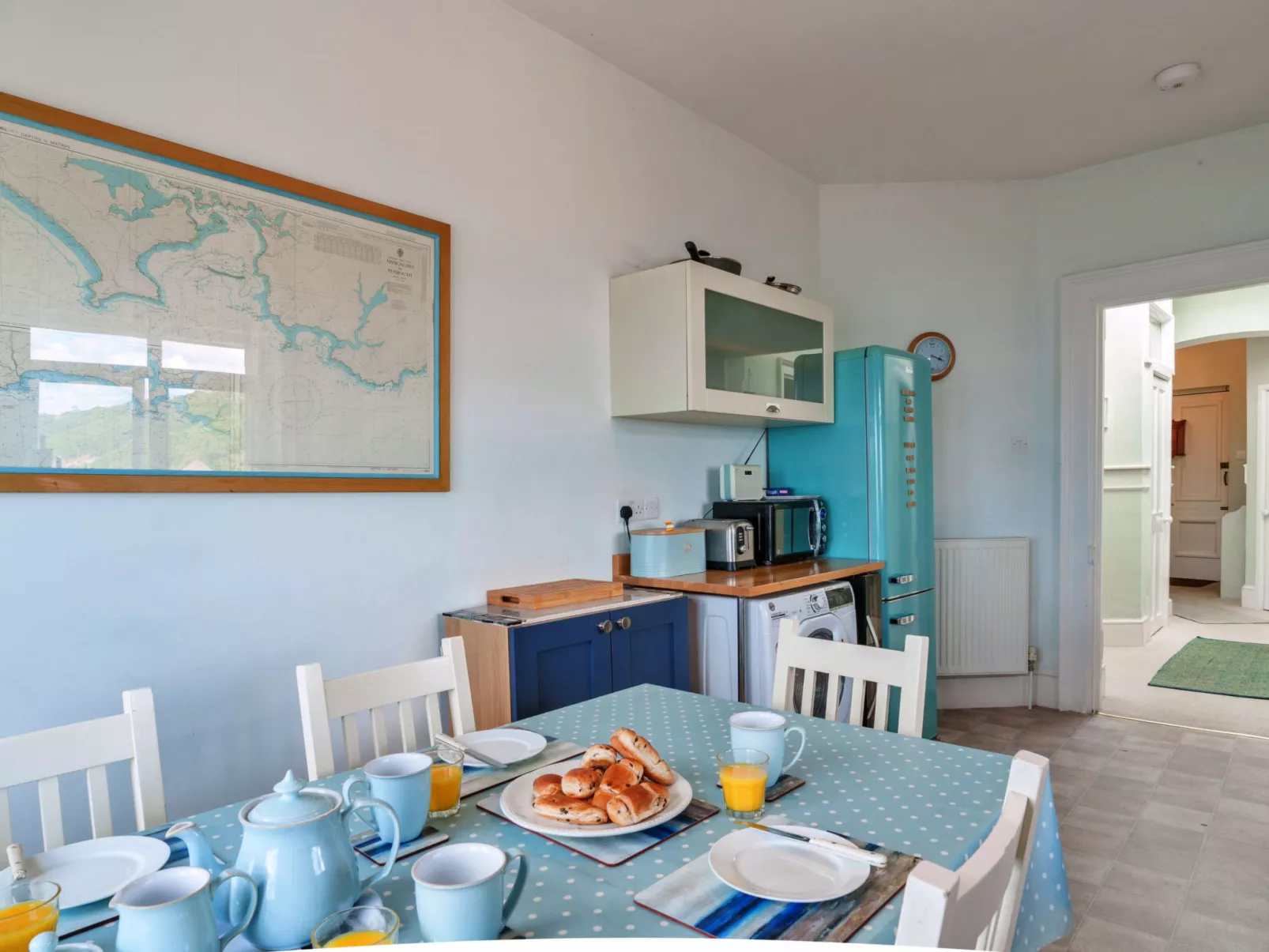 Rock House, Kingsand-Drinnen