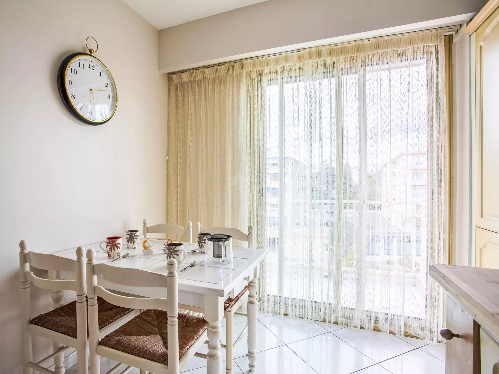 Azur Paradis-Drinnen