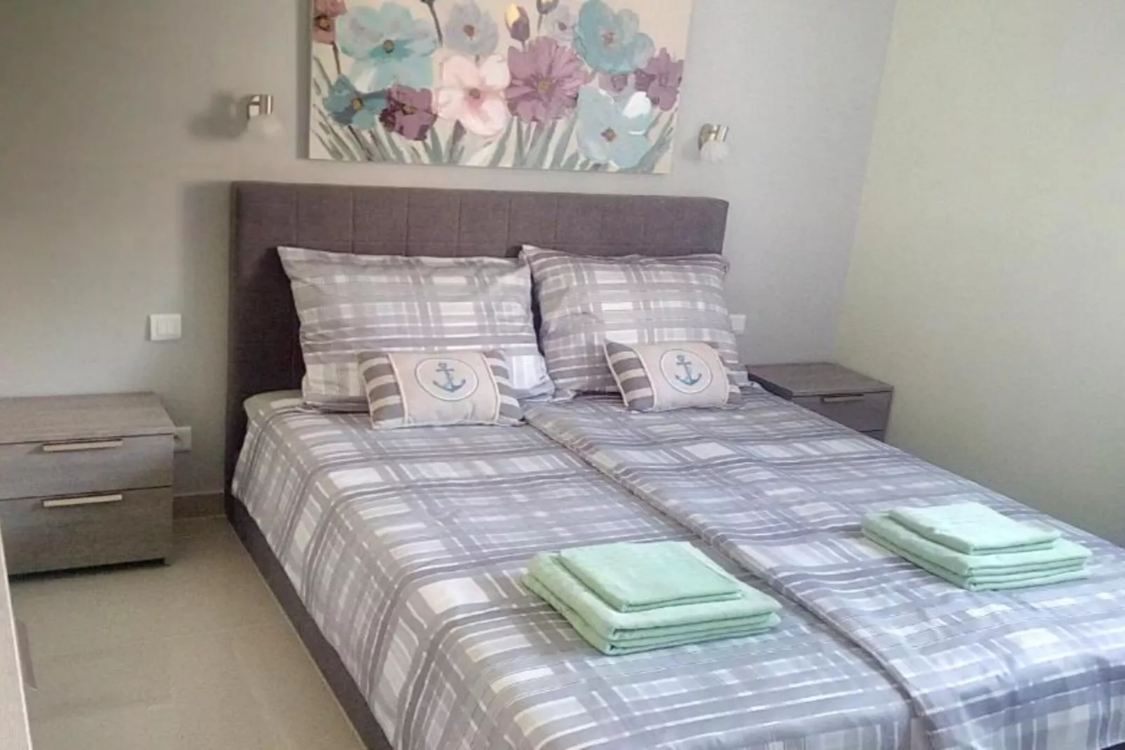 Apartment Sunshine Trogir - Three Bedroom Apartment with Balcony-Chambre