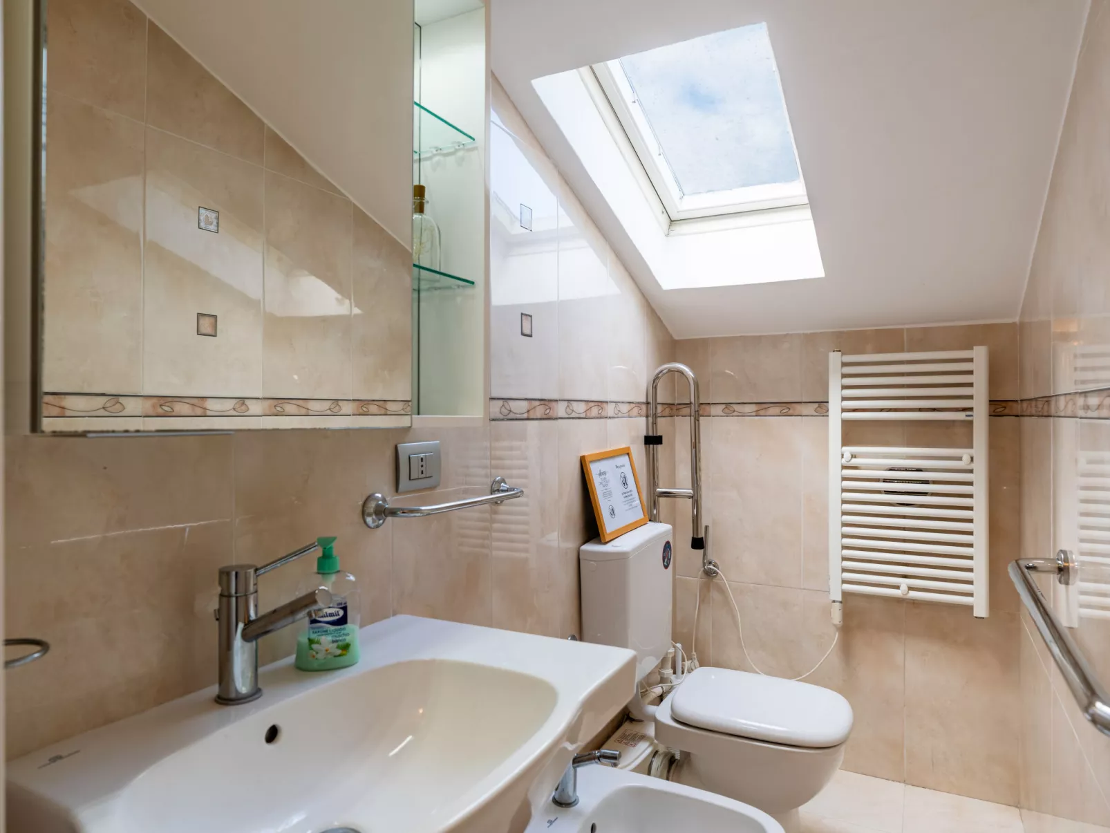 By Center and Sea-Drinnen