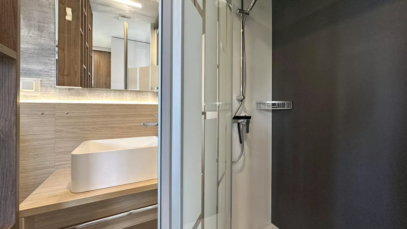 Feriendorf Seeblick - Tiny Chalet Nr 3-Bathroom