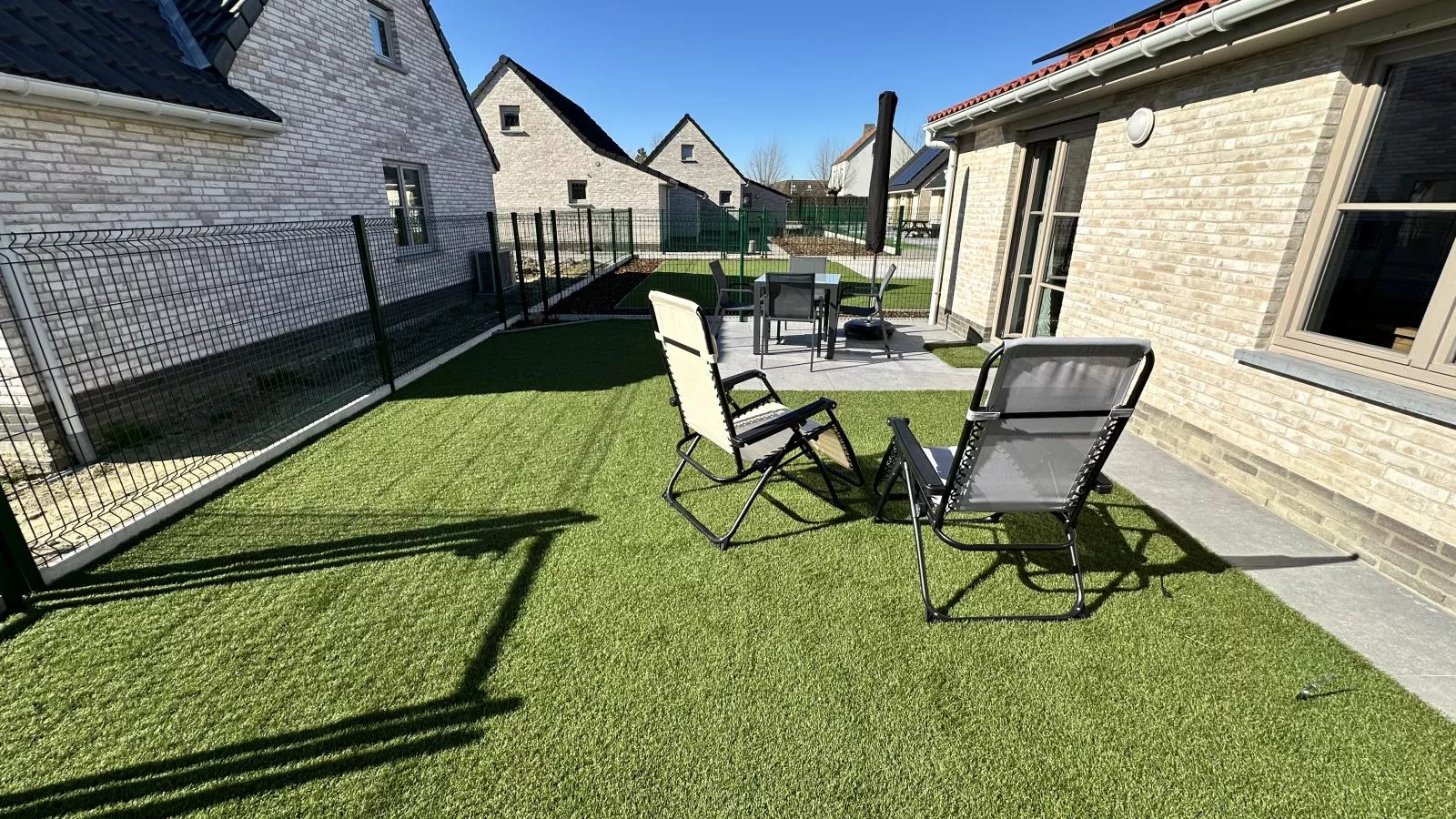 Westhinder II H19-Garten Sommer