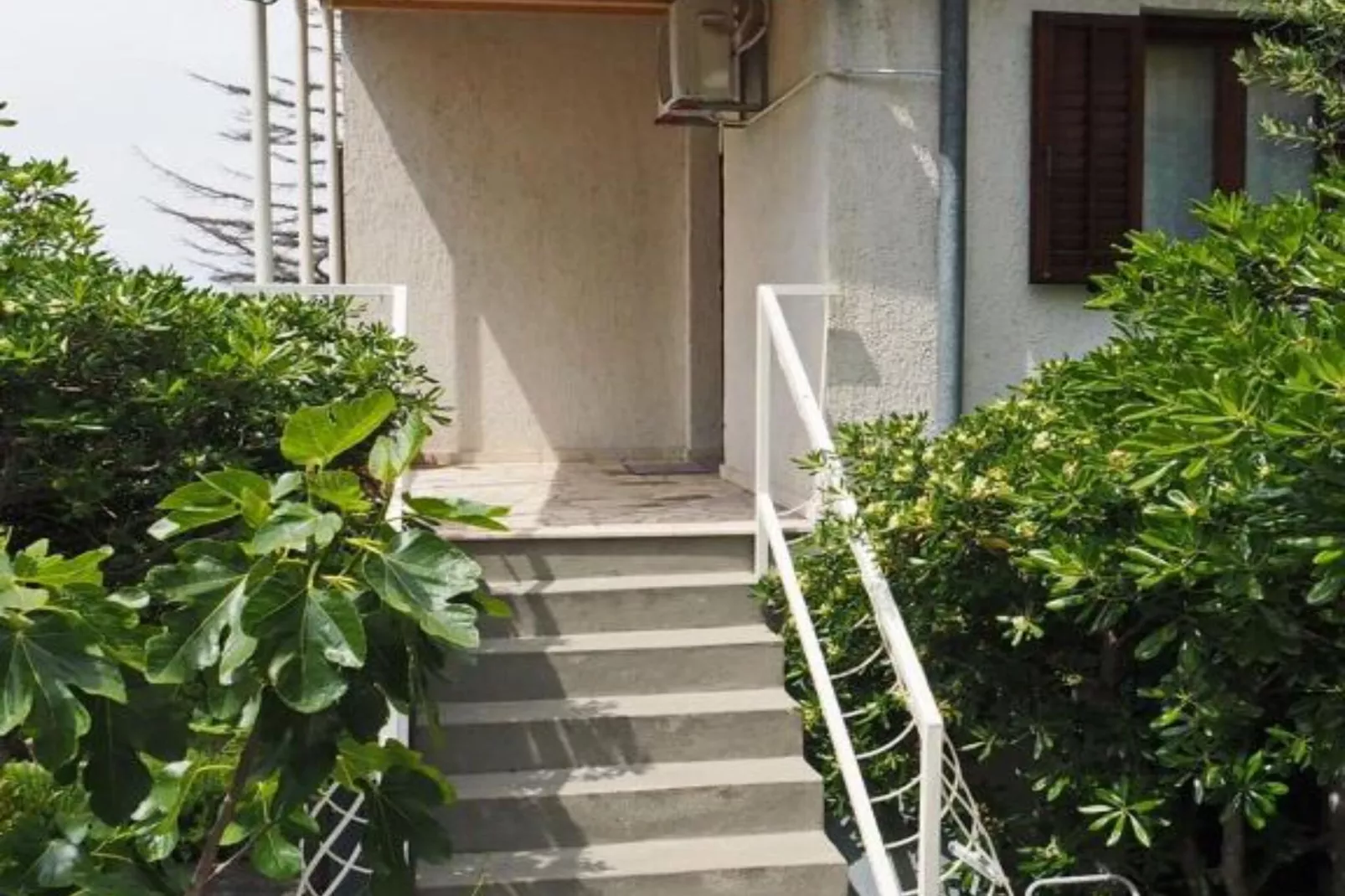 One-Bedroom Apartment With Sea View (B)-Outdoor