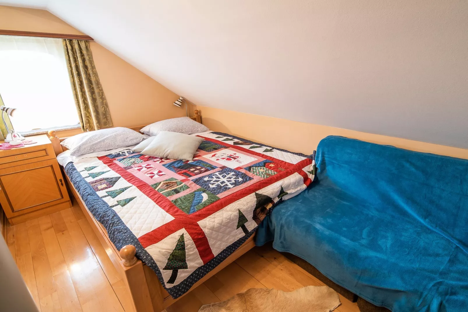 Vivid Hillside Country House with Hot-Tub and Sauna - Two Bedroom Country House-Bedroom