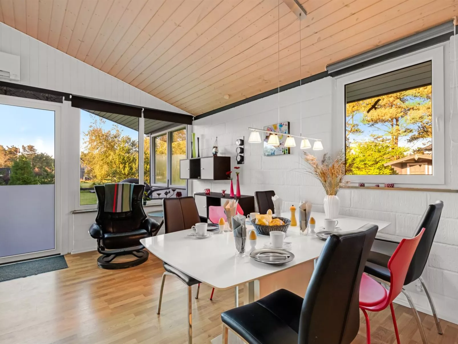 "Sjarlotte" - 400m to the fjord-Inside