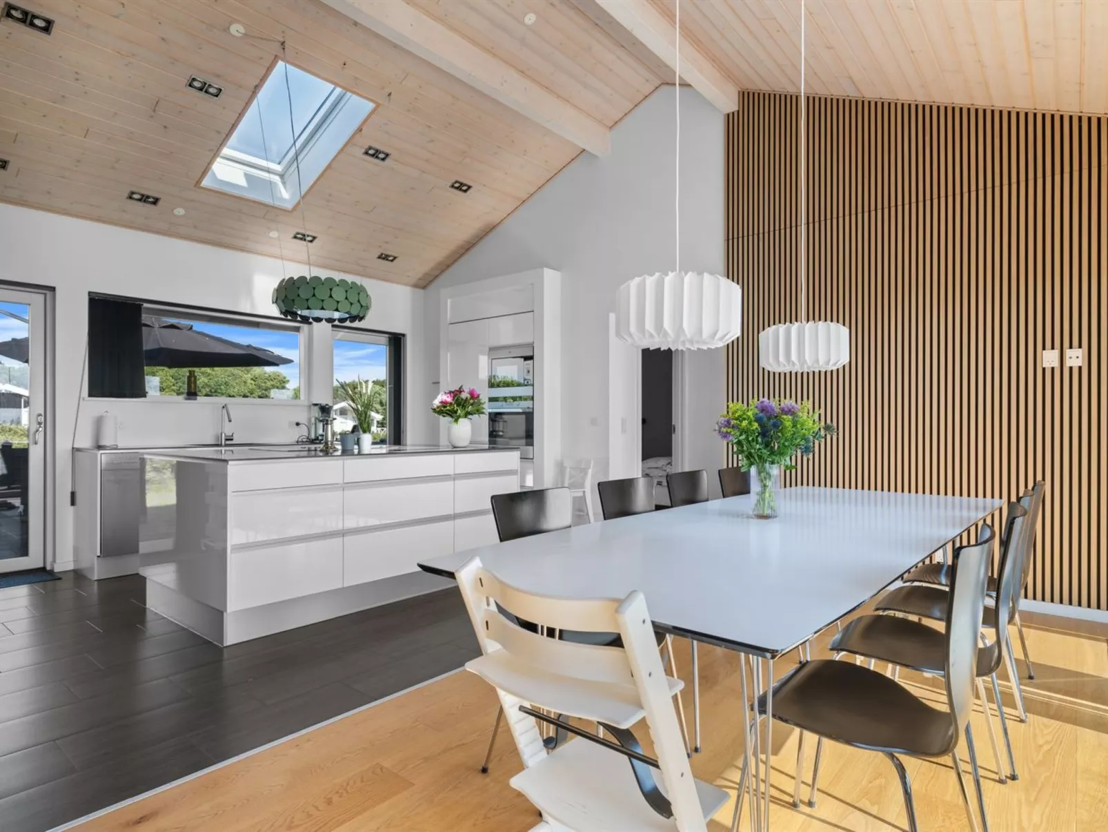 "Konsta" - 300m from the sea-Drinnen