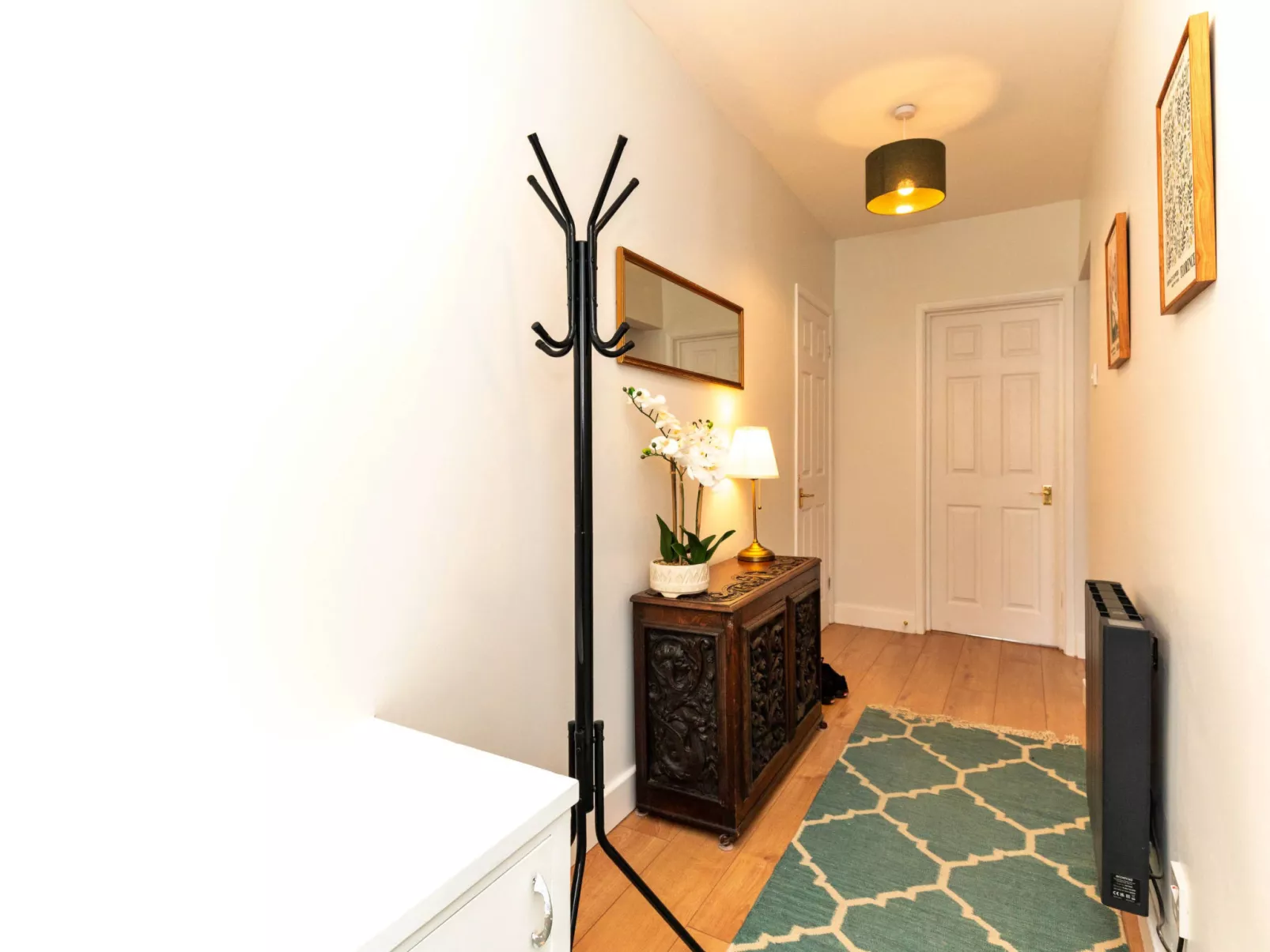 Sheila's Cottage-Inside