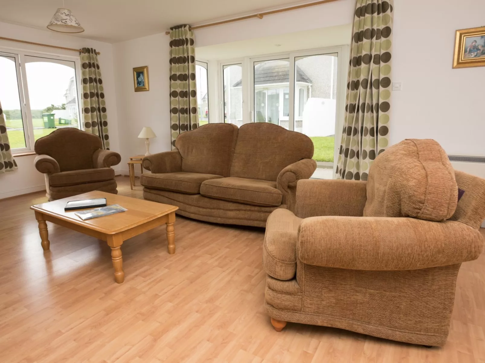 Moore Bay(TR4) HH No 14A-Dedans