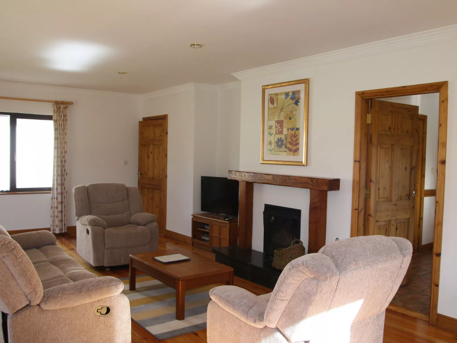 Galway Bay (TR4)Lodge-Inside