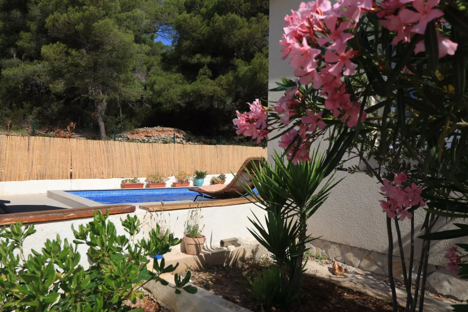House Leta Cozy Hideaway with Pool - Four Bedroom Holiday Home with Pool-Outdoor
