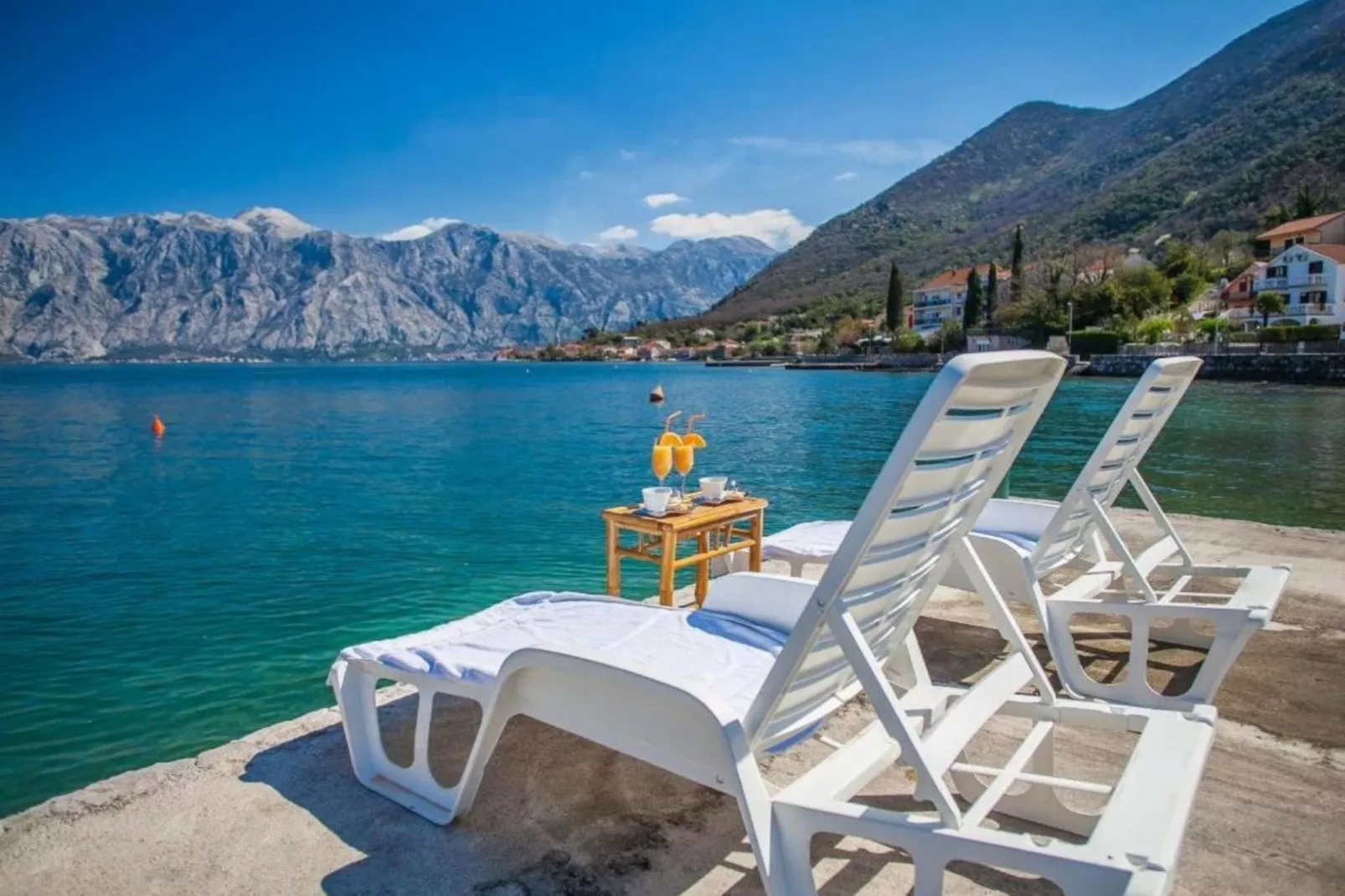 Charming Seaside Escape in Kotor - One Bedroom Apartment with Garden 3-Im Freien