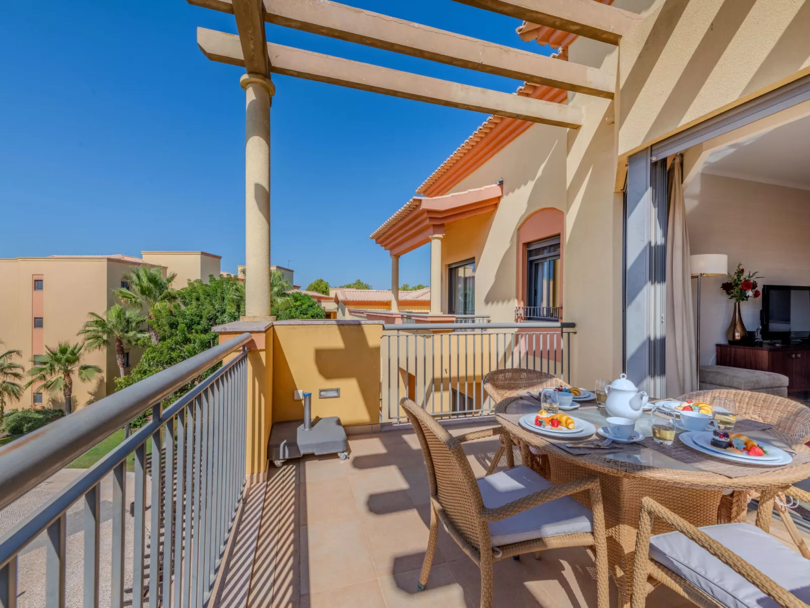 The Residence at Victoria-Outside