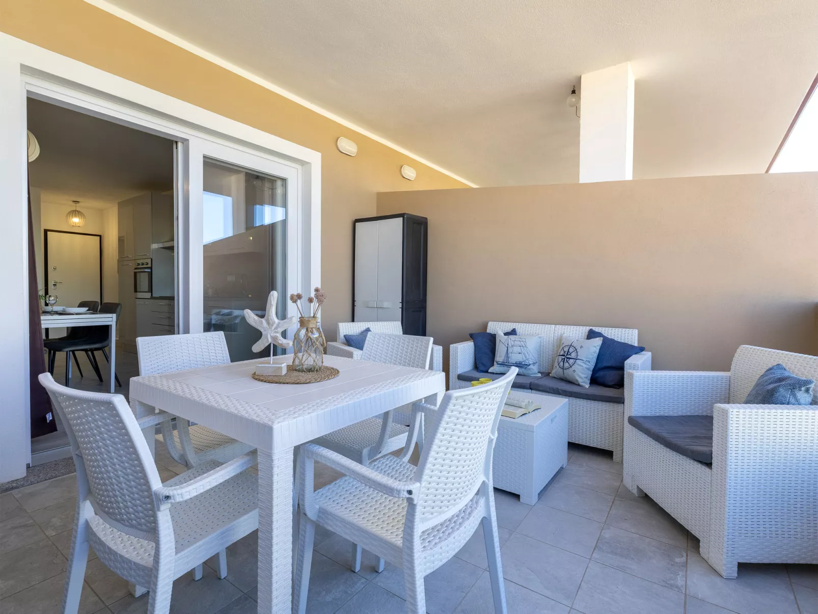 Granello di sole-Dehors