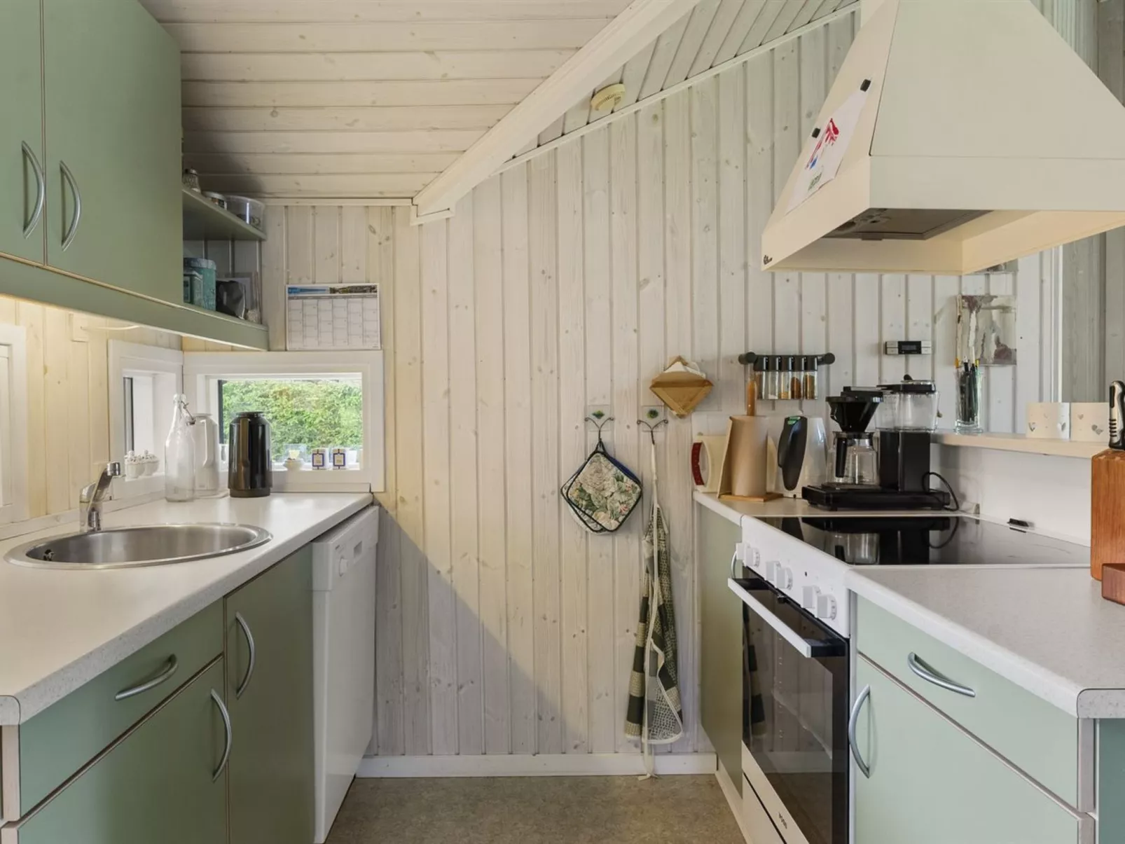 "Erok" -  from the sea-Drinnen