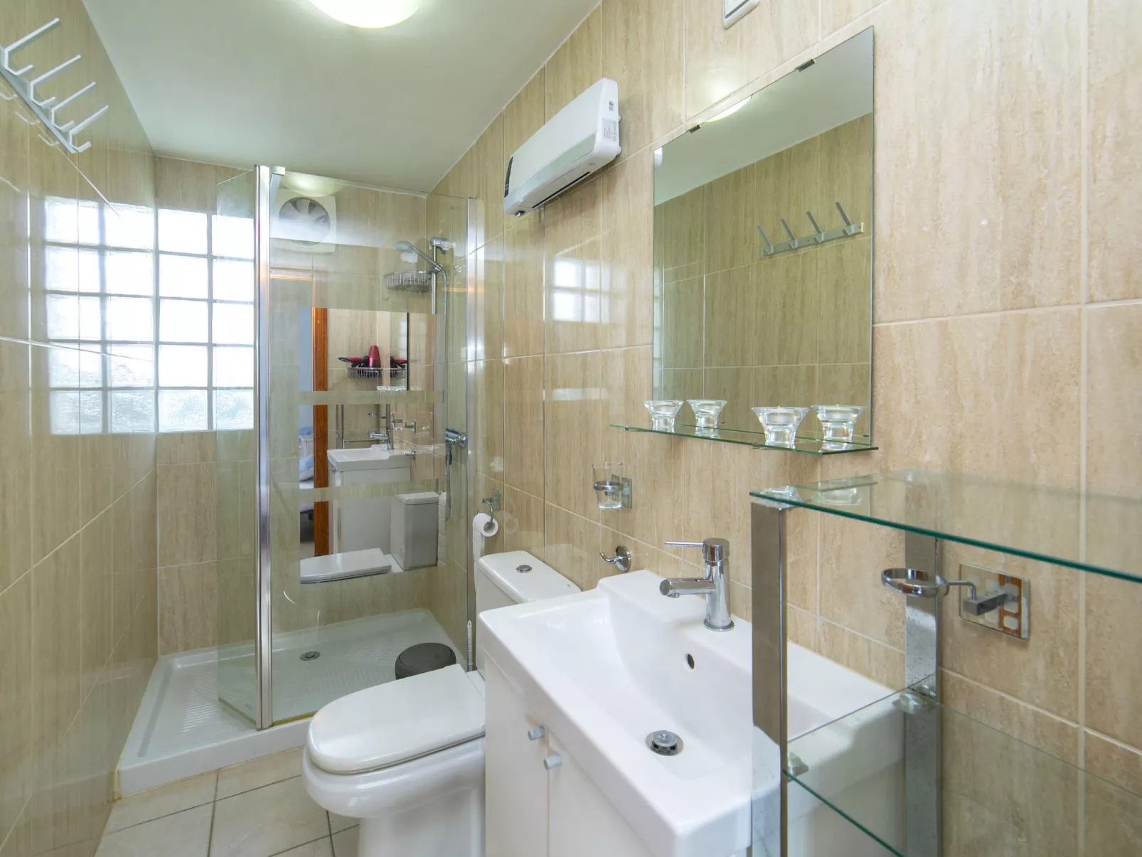 Villa Rosallia-Drinnen