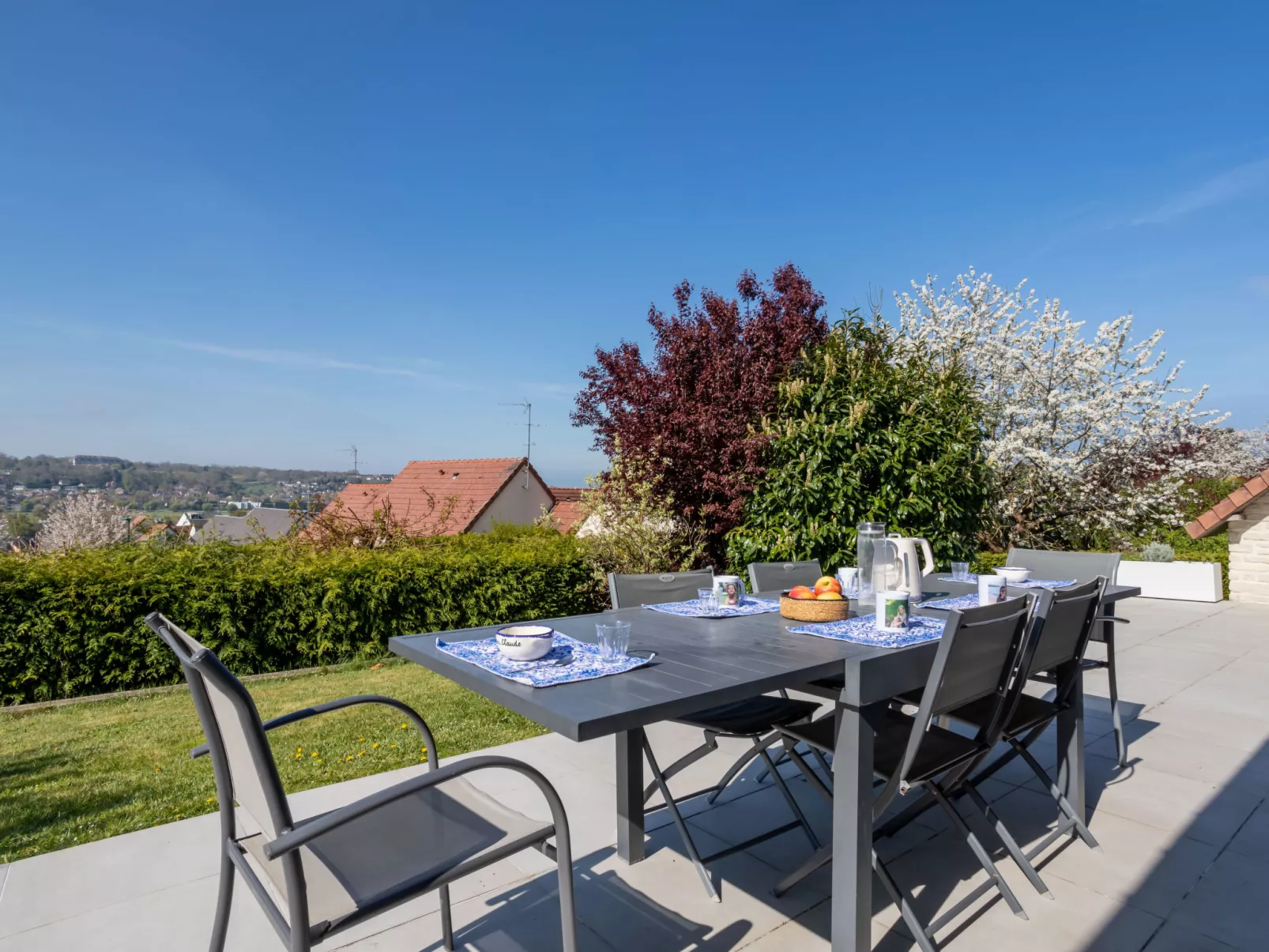 Les Jonquilles-Draußen