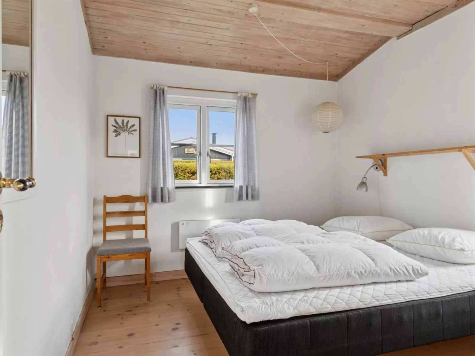 "Elle" - 175m from the sea-Drinnen