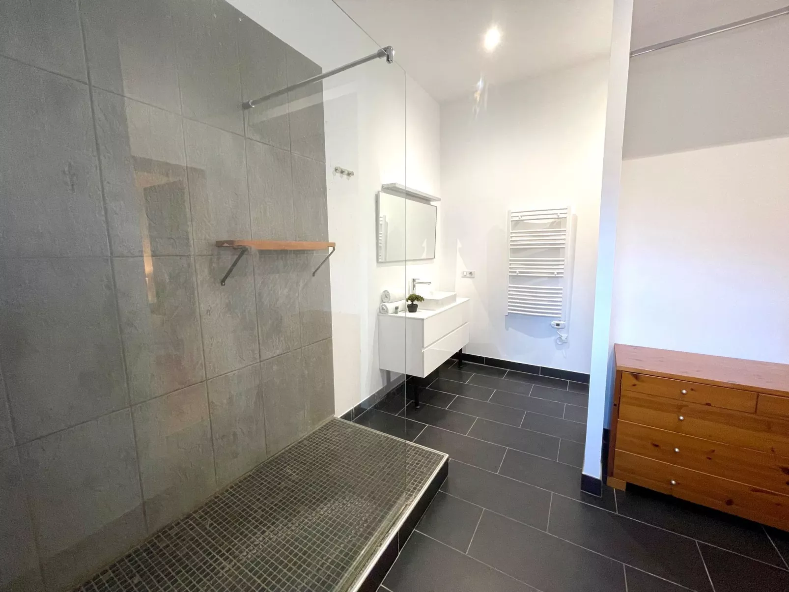 Côté Bassin-Drinnen