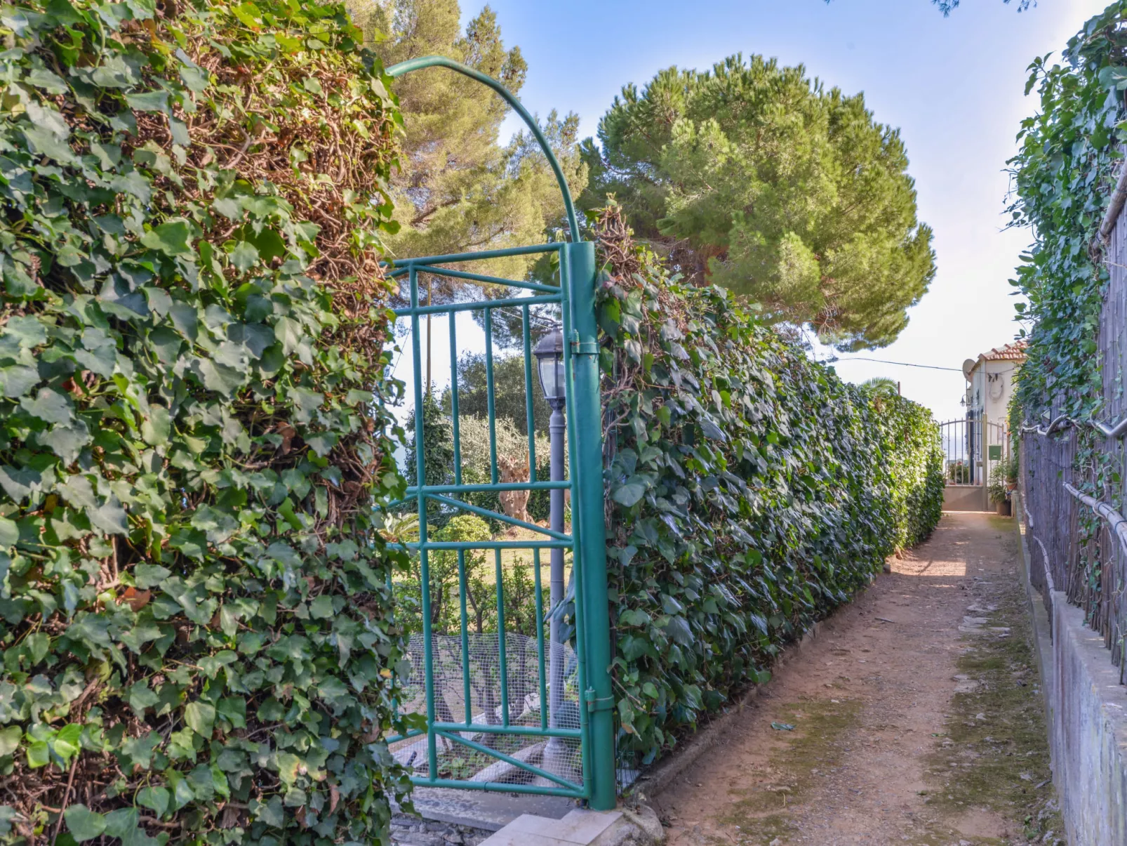 Casina Solu-Draußen