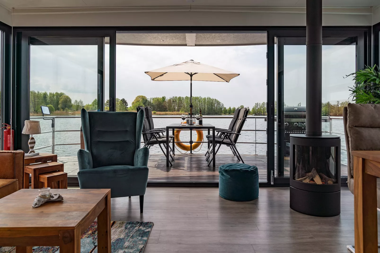 Hausboot in Zehdenick-Aussicht Sommer