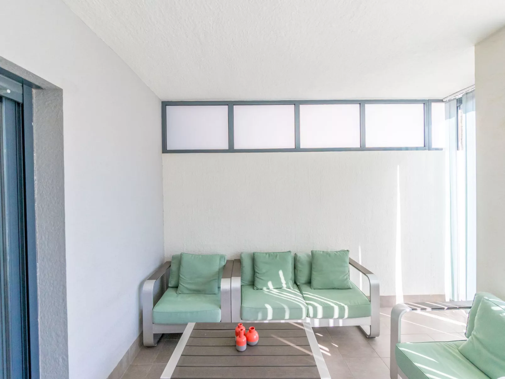 Oasis Beach 1-Drinnen