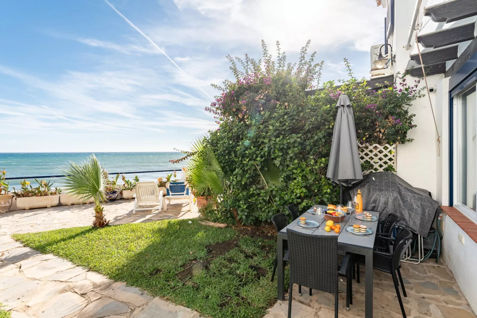 CT 400 - Faro's Beachfront House in Calahonda-Terrace balcony