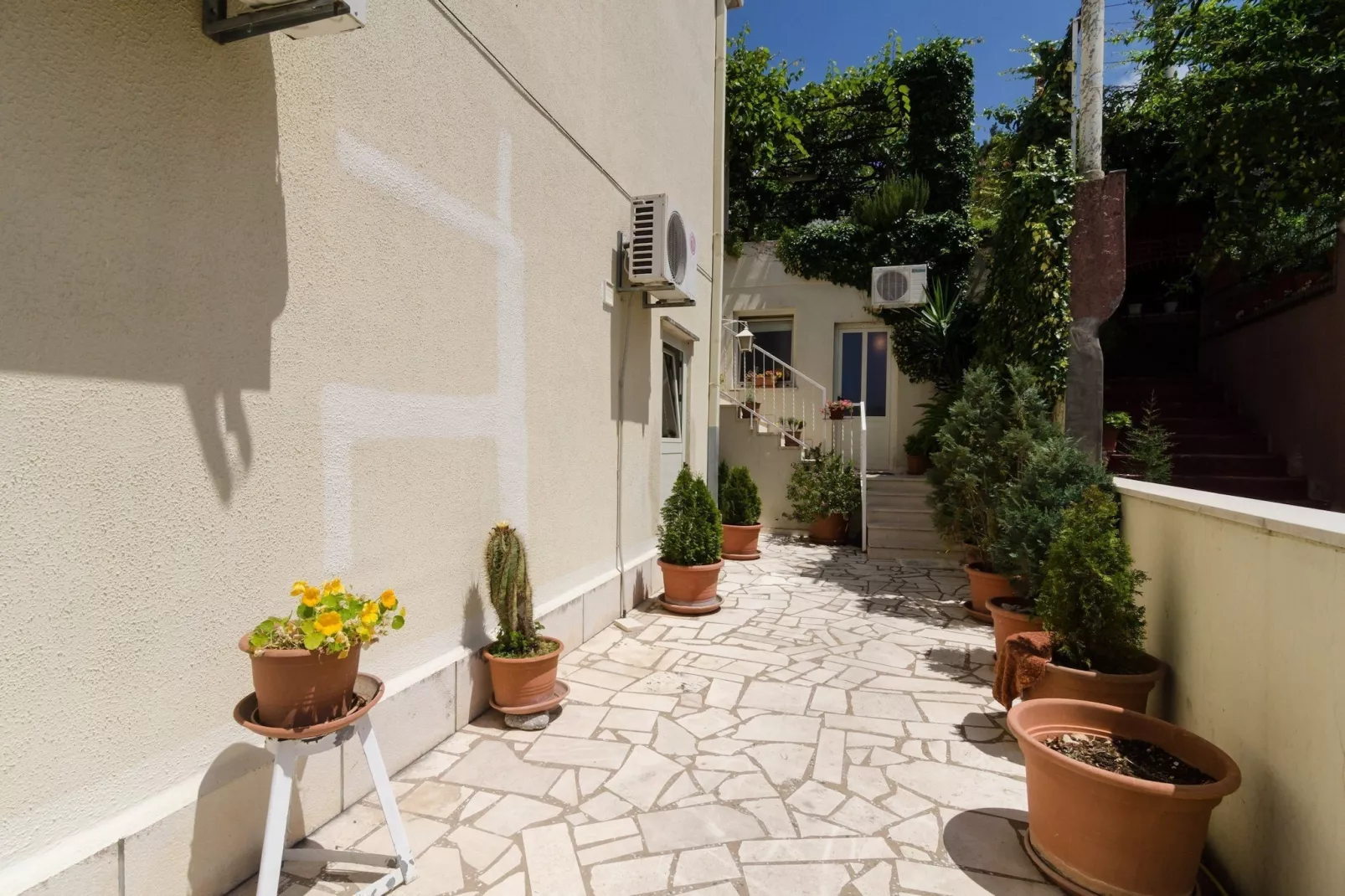 Apartment Olga - Studio Apartment with Terrace-Outdoor