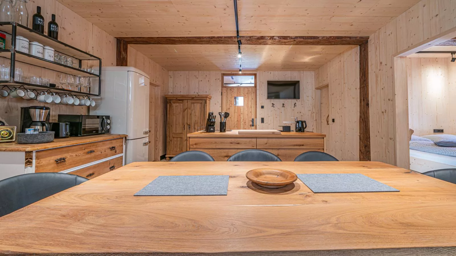 Raneburg 4 Futterhaus-Dining room