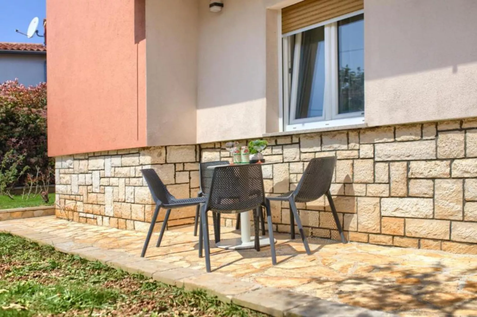 Apartments Mons - Two Bedroom Apartment With Terrace (A2)-Im Freien