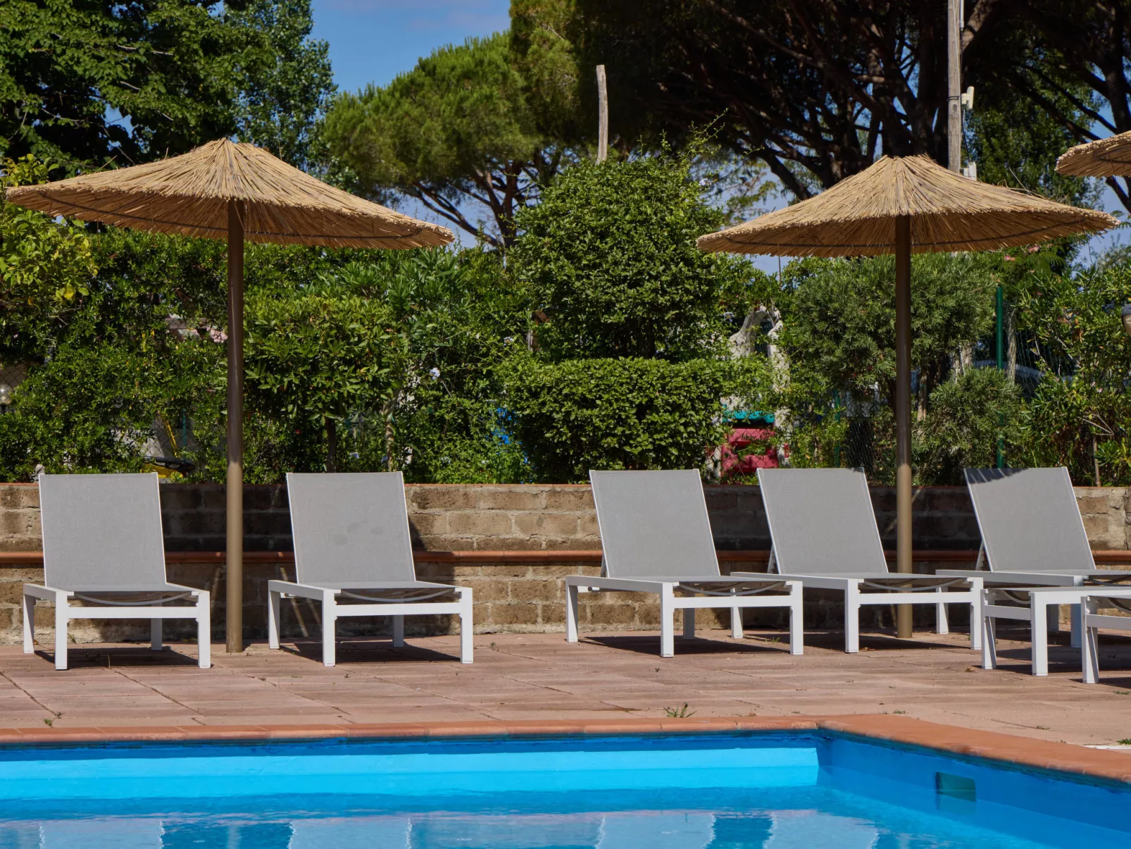 Costa D'Argento-Outside