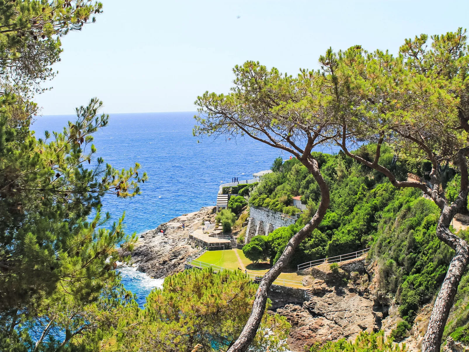 Capo d'Arco-Outside