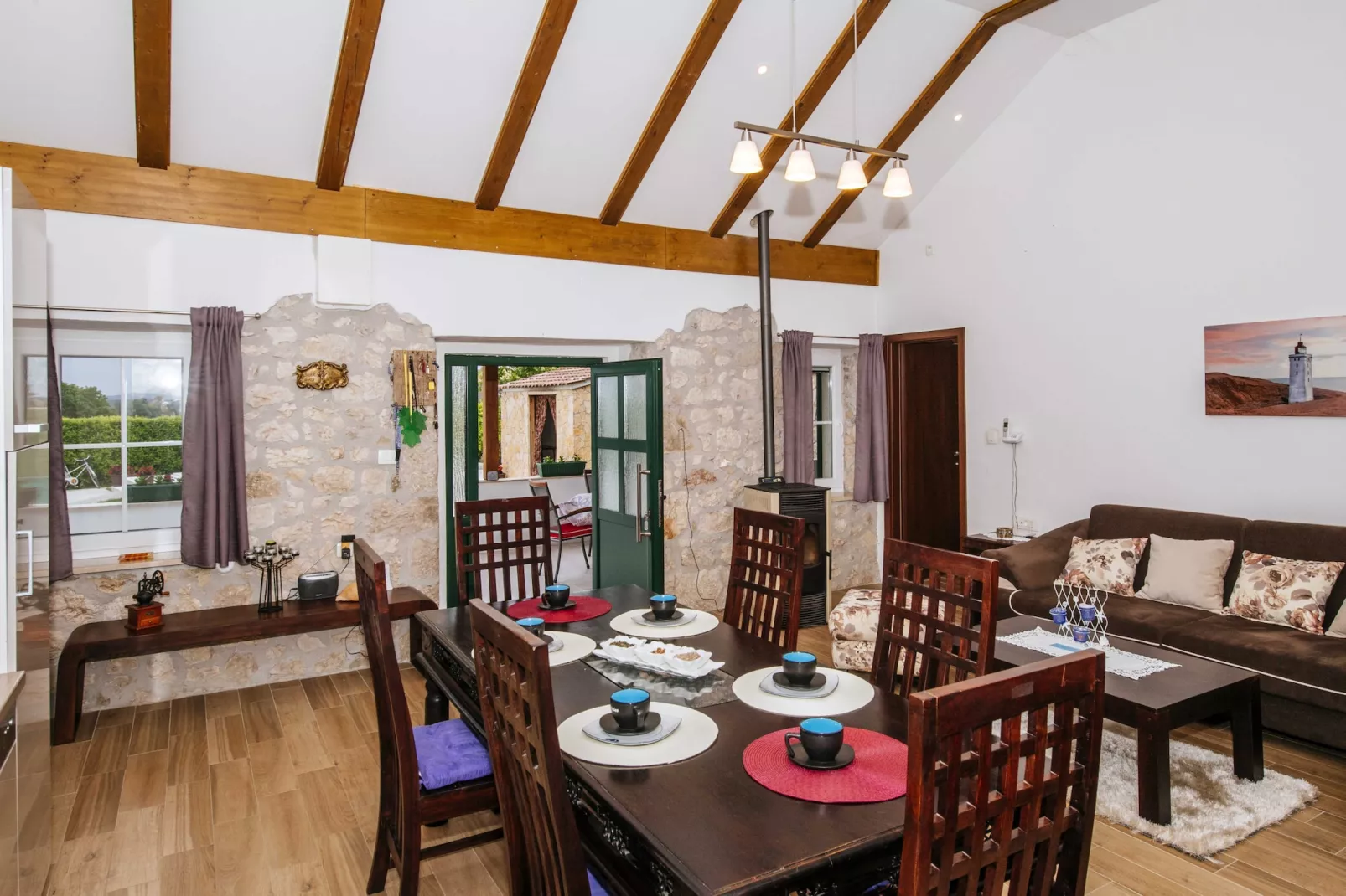 Authentic stone house Momo-Dining room