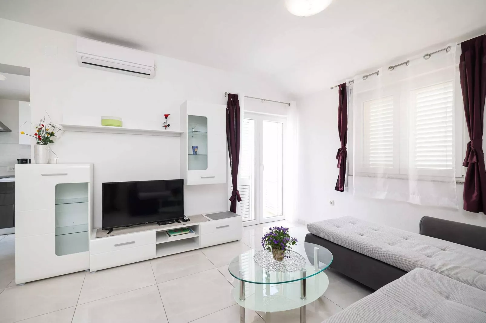 Holiday home Nekic-Wohnzimmer