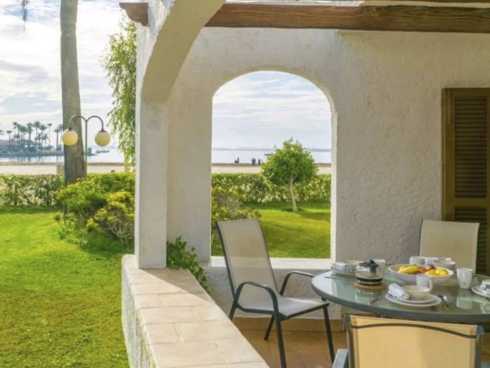 Carabela Chic-Outside