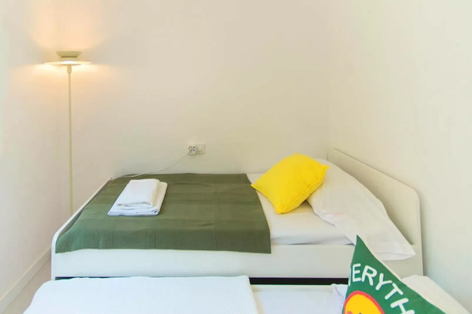 Maison à Roses-Untagged