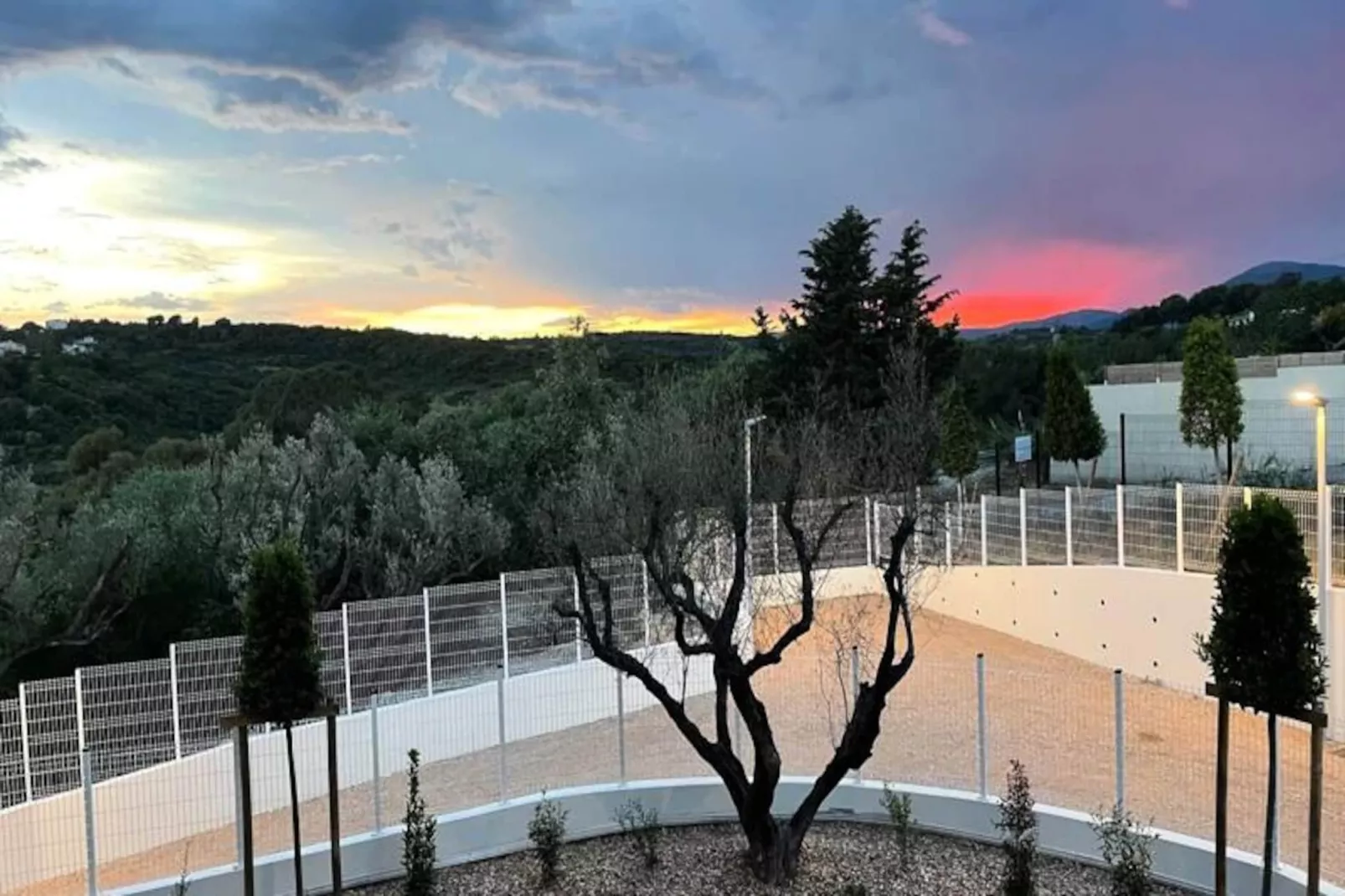 Studio Moderne - Terrasse - Piscine-Non tagué