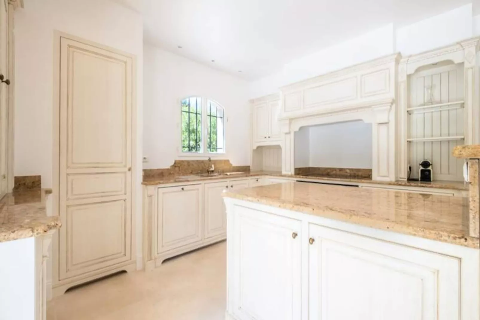 Résidence Bijou De 280m2 Et Piscine à Débordement Au Calme Absolu-Untagged