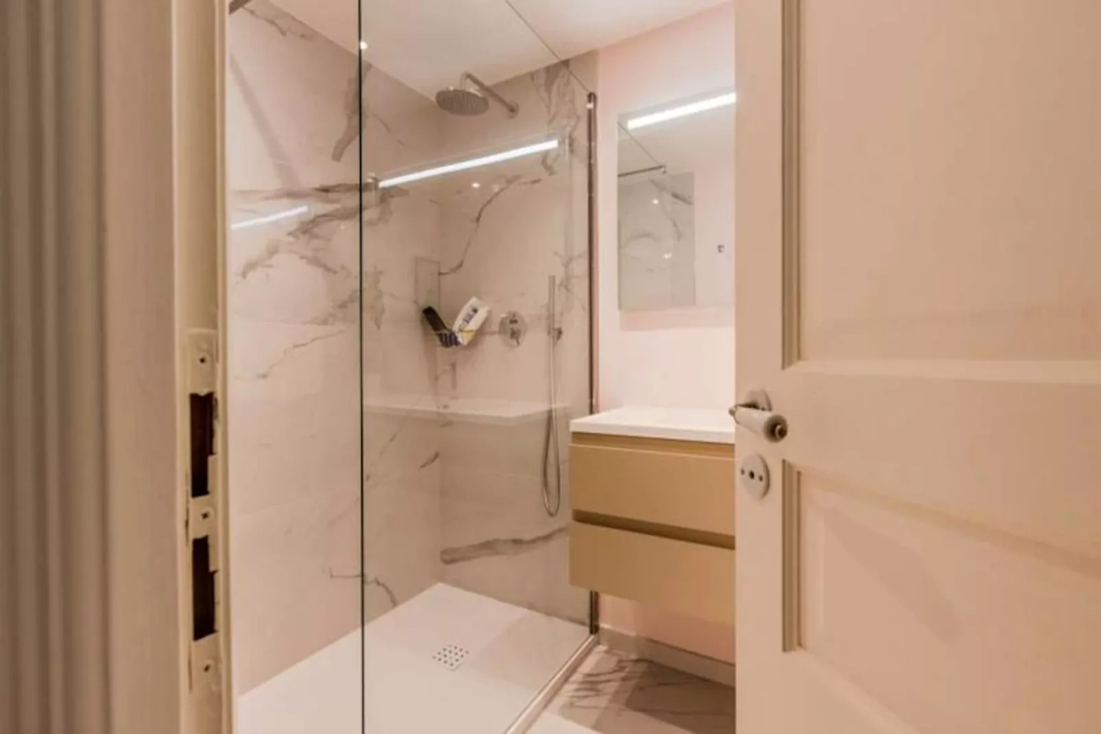 Résidence Hyper Centre Cannes - 4p &agrave; 100m Du Palais-Nicht zugeordnet