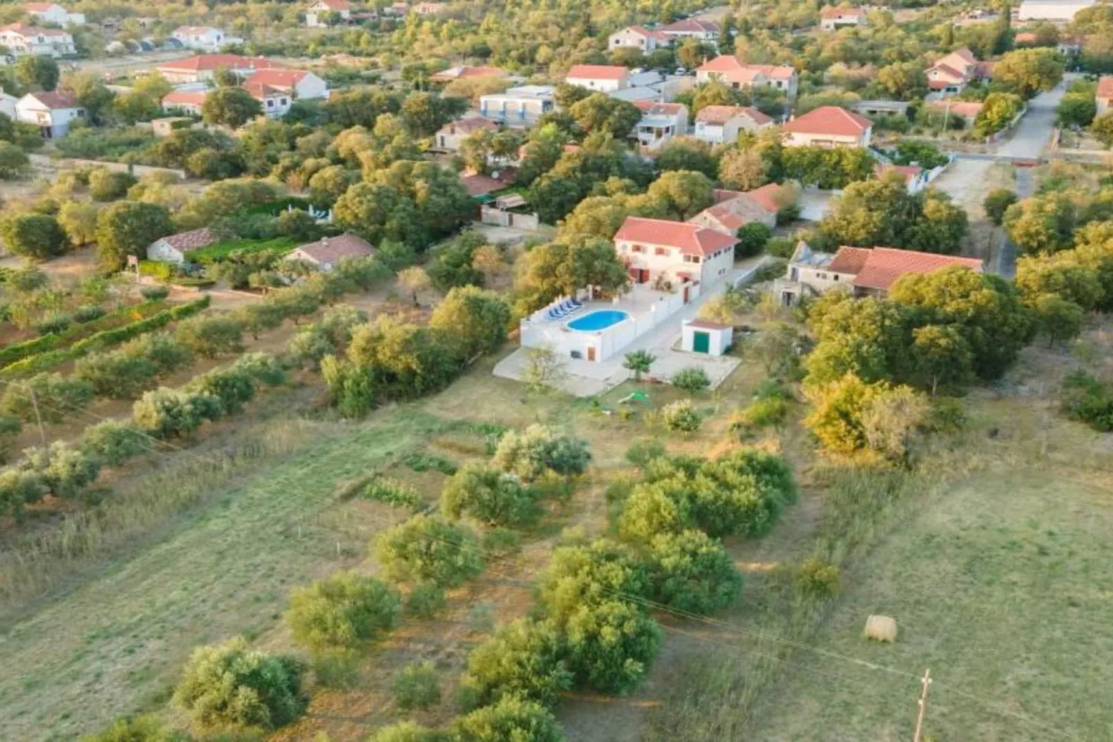 The Grandfather Villa – Heated Pool Retreat-Im Freien