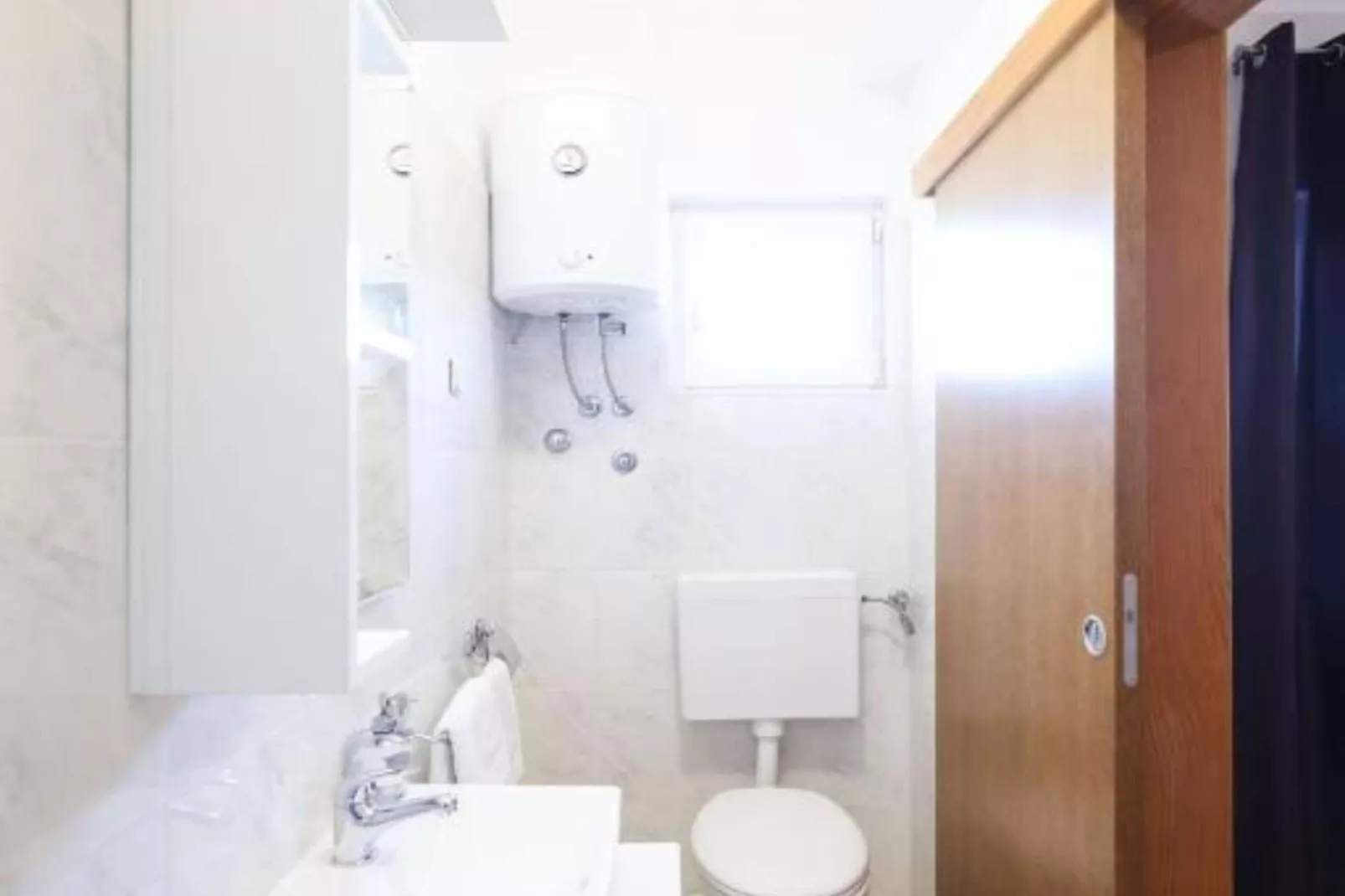 Villa Maja - Three bedroom villa with pool-Badezimmer