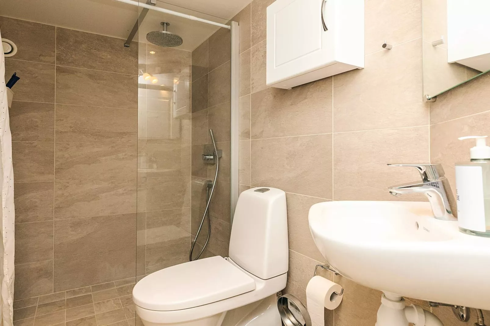 Idyllisches Reetdachhaus-Ruckzugsort-By Traum-Innenbereich