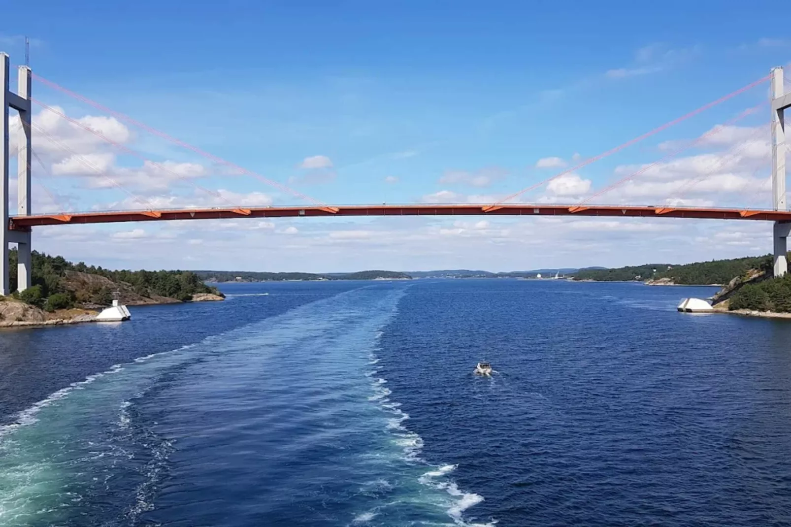 Magical Seaside Retreat on Tjorn-By Traum-Water view