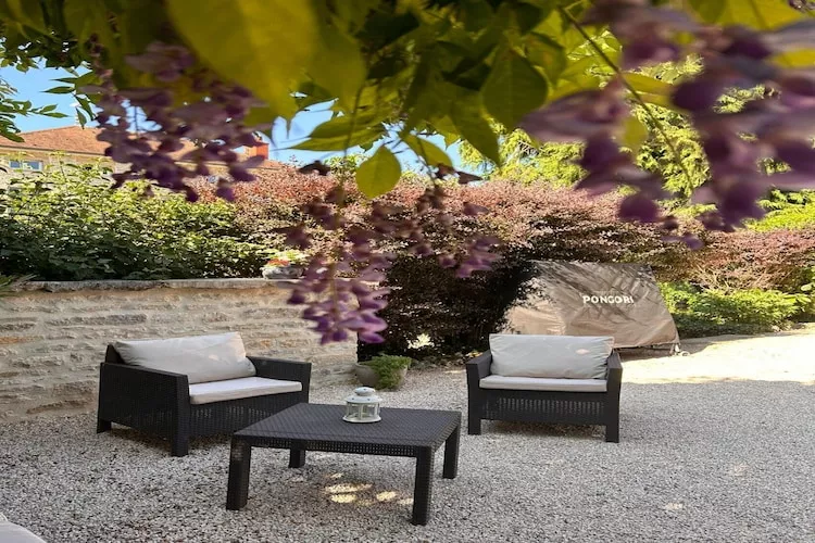 Bligny-sur-Ouche-Jardins en été